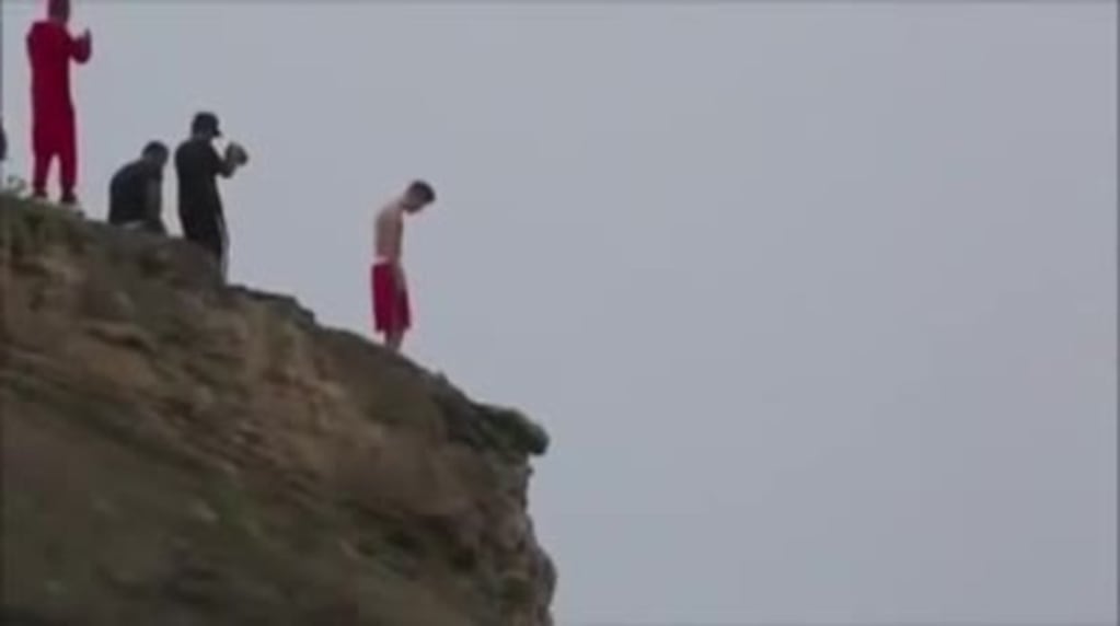 Justin Bieber se tiró al mar desde un acantilado en Hawaii