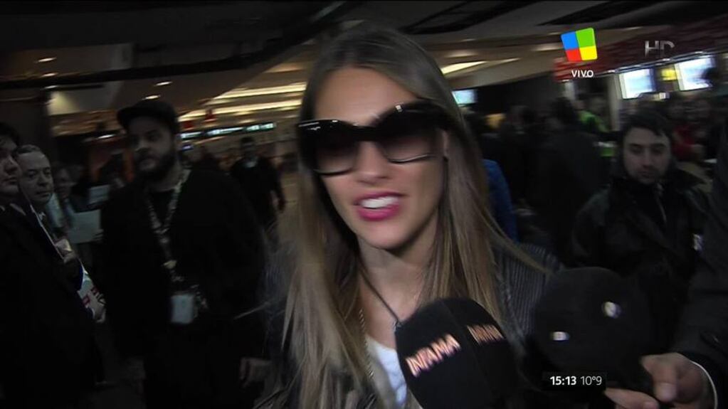 Pampita regresó a la Argentina ¡y vivió una perlita en el aeropuerto con China Suárez!