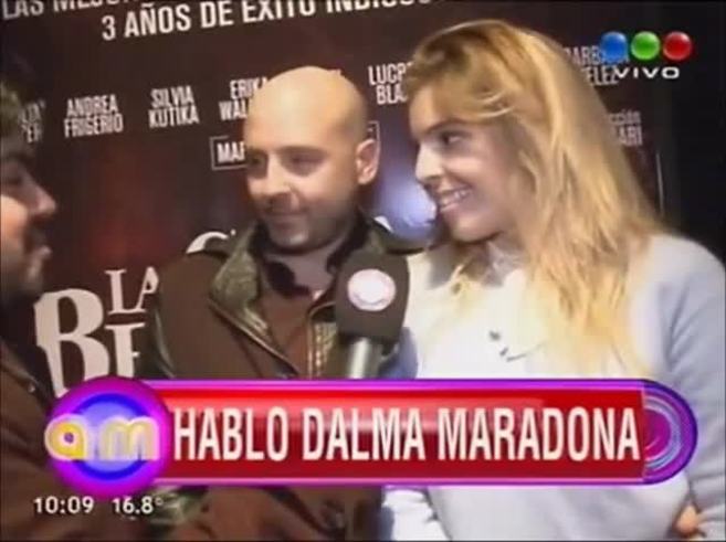 El cariñoso gesto a la distancia de Diego Maradona con Dalma por su debut teatral