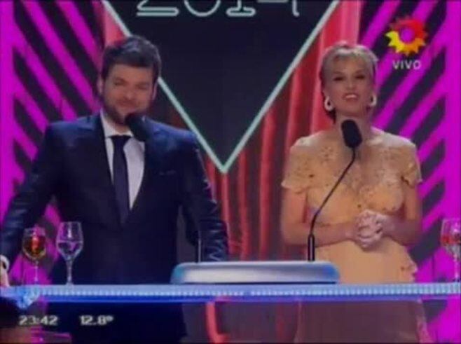 Natalia Oreiro, emocionada al recibir el Martín Fierro