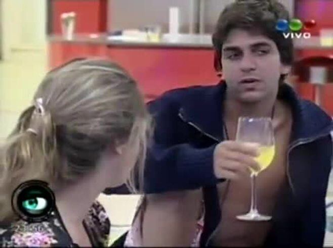Gran Hermano 2012: Sin Ezequiel, Rodrigo trató de “seducir” a Victoria