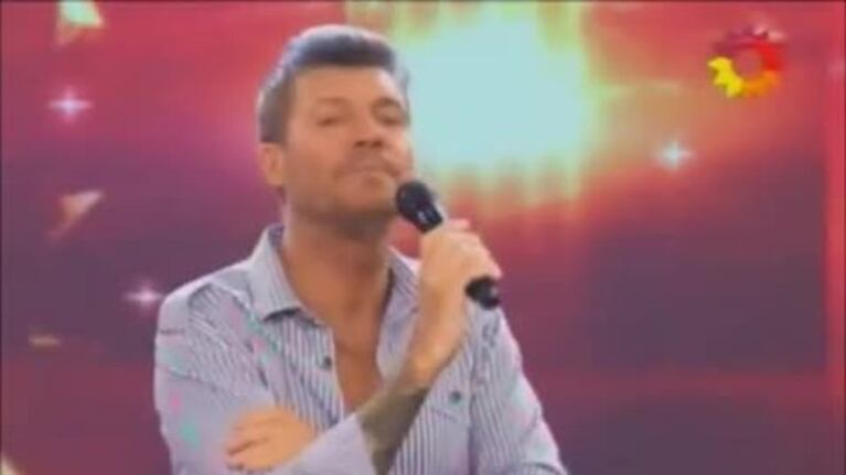El bizarro recital de Kari Nara en ShowMatch