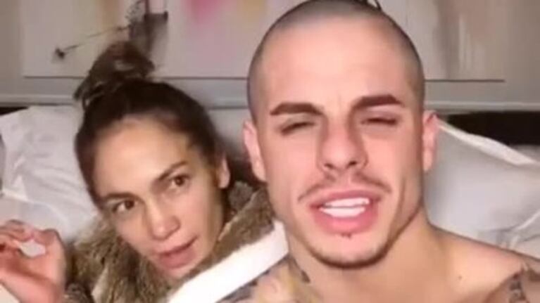 El Dubsmash de Jennifer López y Casper Smart a cara lavada