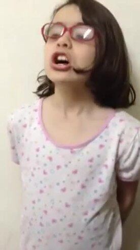 La niña argentina de 7 años que llama "bolu…" a las princesas de Disney