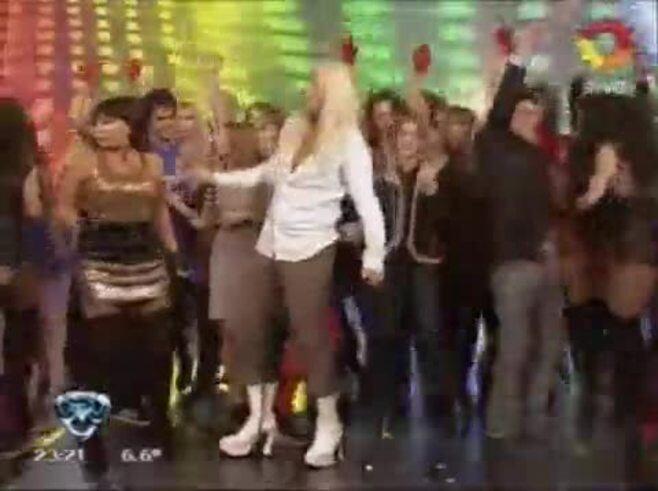 ShowMatch de fiesta: el beso entre Marcelo Tinelli y Carmen Barbieri 