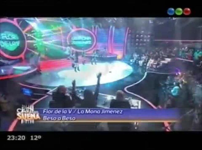 Flor de la Ve fue la Mona Giménez en Tu cara me suena y mirá la apática reacción de sus compañeros