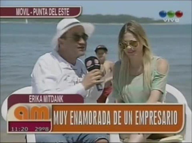 El desfile hot de Erika Mitdank en Punta del Este