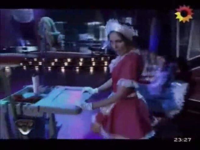 El strip dance de Eugenia Lemos: puro erotismo