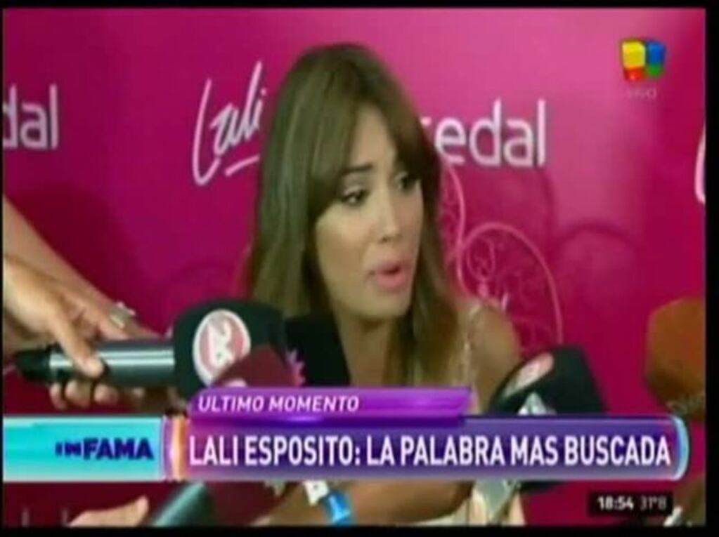 La reacciónde Lali Espósito cuando le preguntaron por su supuesta pelea con Mariano Martínez en un avión