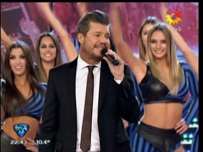 El vestido súper sexy de Pampita en ShowMatch: espalda al desnudo y escotazo 