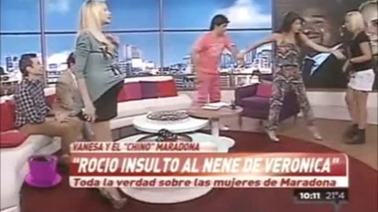 TV bizarra: la recreación del cachetazo de la mujer del Chino Maradona a Rocío Oliva