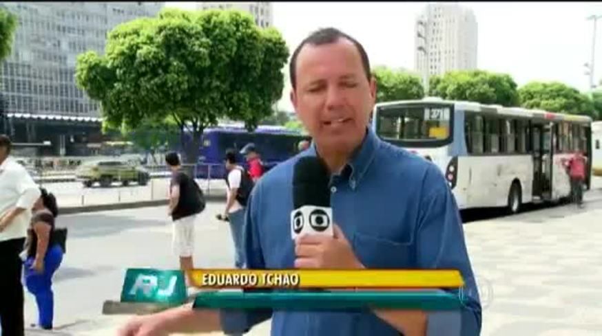 Robo televisado: un ladrón quiso robarle a una mujer mientras era entrevistada