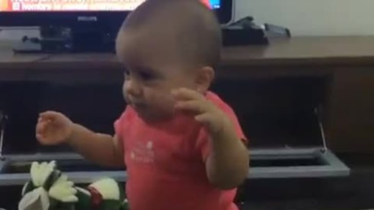 ¡El video más tierno! Cinthia Fernández compartió el primer pasito de su hija Bella