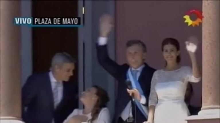 El baile de Macri y el canto de Michetti desde el balcón presidencial que hizo furor en Twitter