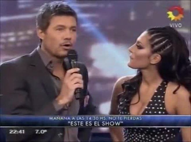 Escándalo en ShowMatch: Silvina Escudero mostró los SMS de Matías Alé y Floppy Tesouro lo dejó en vivo