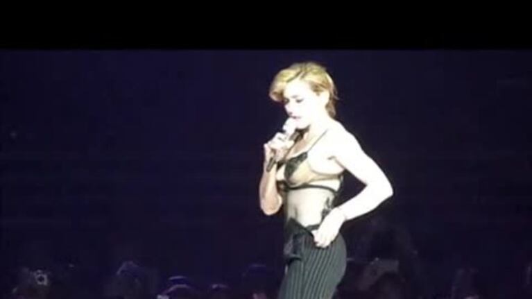El polémico desnudo de Madonna en apoyo a una joven pakistaní