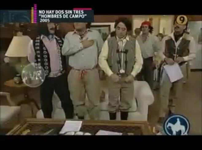 El video de Lionel Messi, a los 17 años, "acosado" en No hay dos sin tres