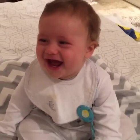 Benicio, el hijo de Pampita y Benjamín Vicuña, muerto de risa