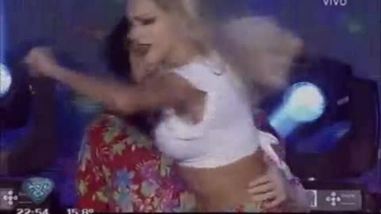 Ergün Demir bailó cumbia en ShowMatch 2015