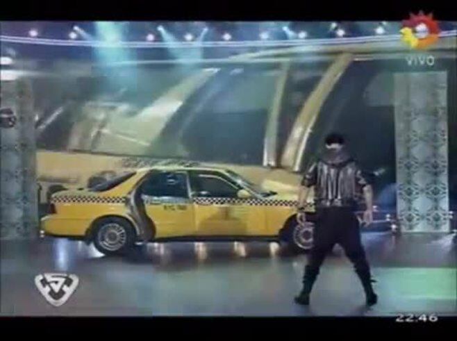 Coki Ramírez y su baile de "videoclip" en Bailando 2011