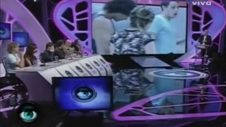El primer cruce de Gran Hermano 2012: Cynthia vs. Victoria