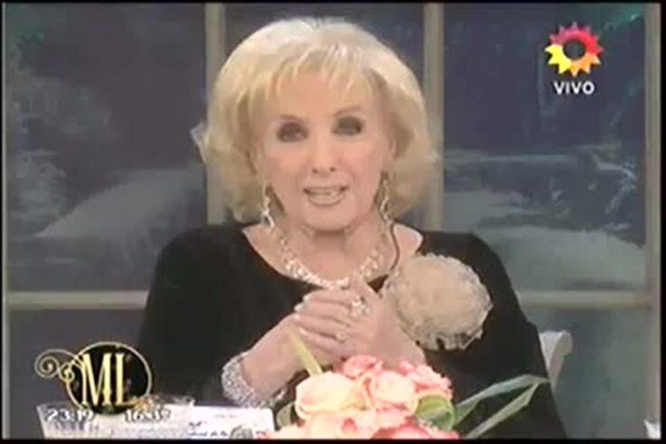 Jorge Rial llamó en vivo a Loly Antoniale, en la mesa de Mirtha Legrand: "Tenía ganas de decirle que la amo"