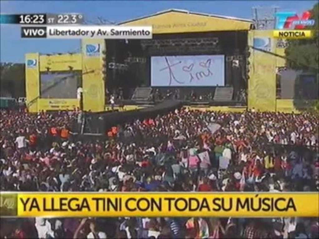 Así fue el comienzo del multitudinario show de Martina Stoessel en Palermo ante más de 250 mil personas