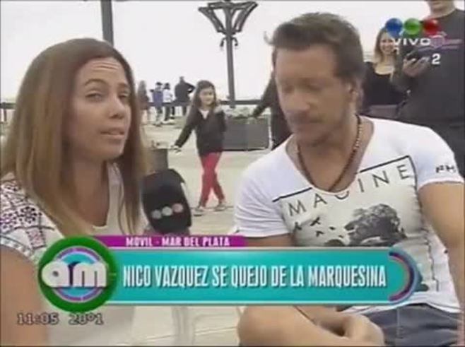 Nicolás Vázquez repartió besos en un móvil con AM