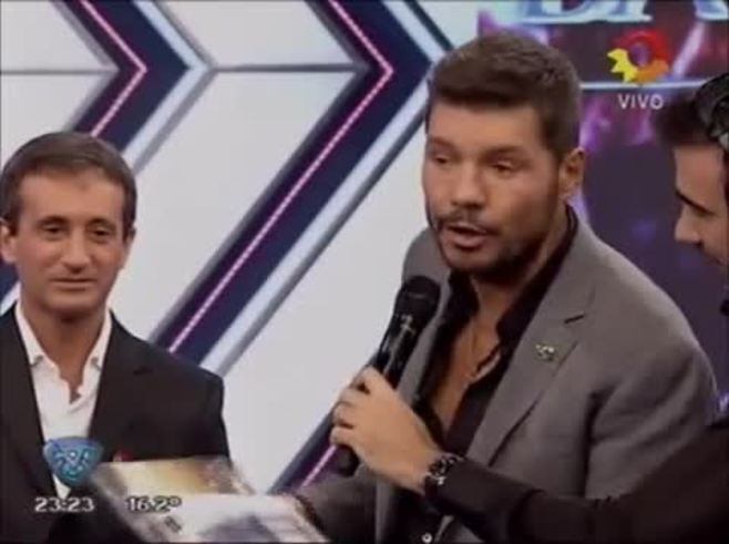 Fernando Burlando es silbado en ShowMatch