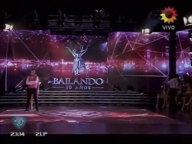 Dady Brieva bailó la salsa de tres con Luciana Salazar pero terminó besando a Jorgito Moliniers: la reacción de la Chipy