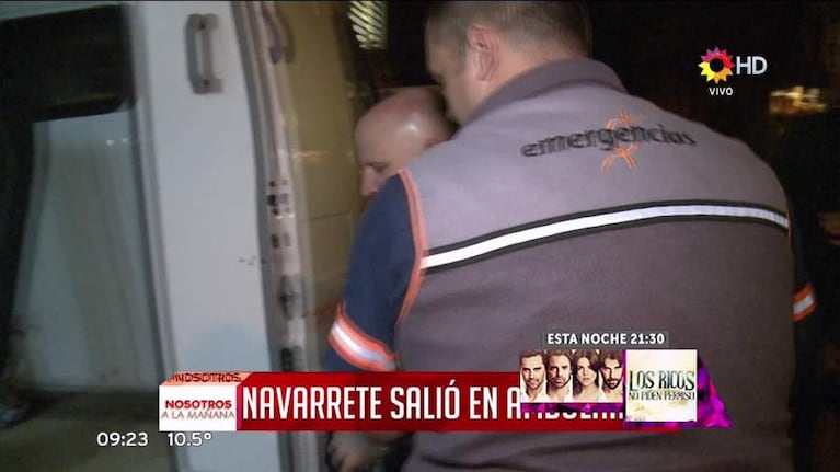 El retiro en ambulancia de Manuel Navarrete tras el accidente con el Bicho Gómez