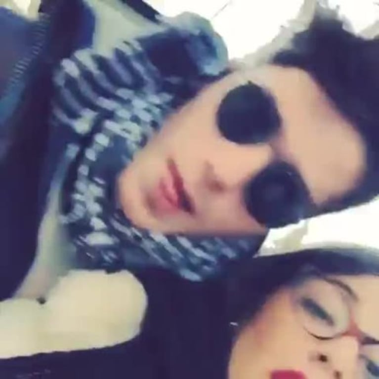Tini Stoessel, a la italiana: en familia y con Peter Lanzani