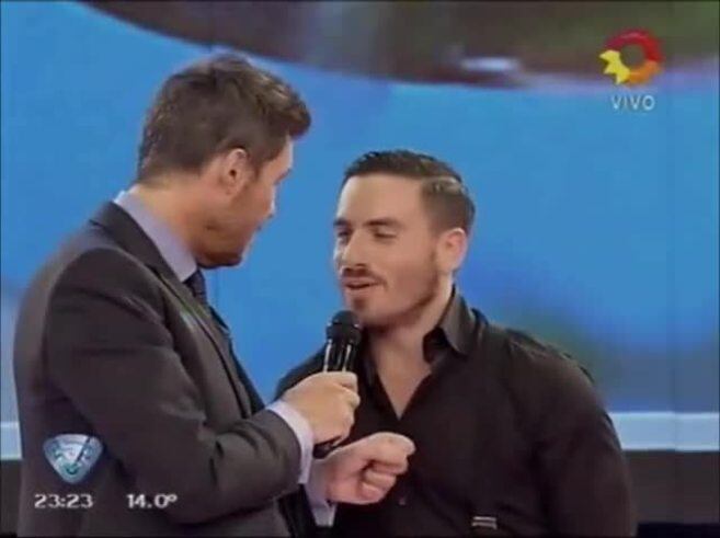 El beso de Barbie Vélez y Fede Bal en ShowMatch