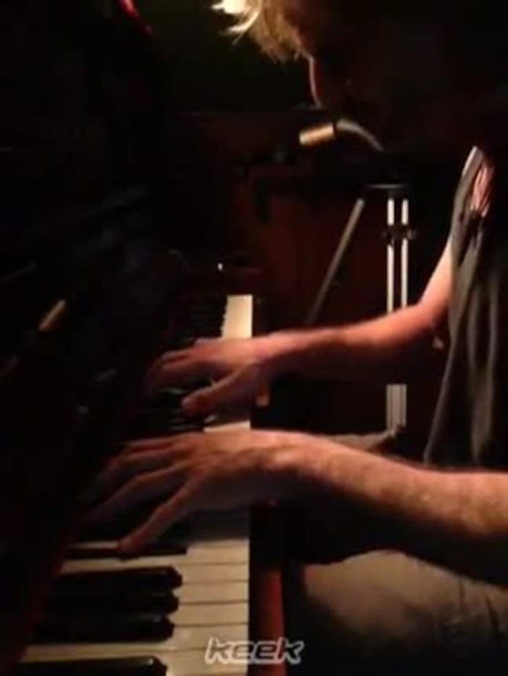 Facundo Arana publicó una video tocando el piano