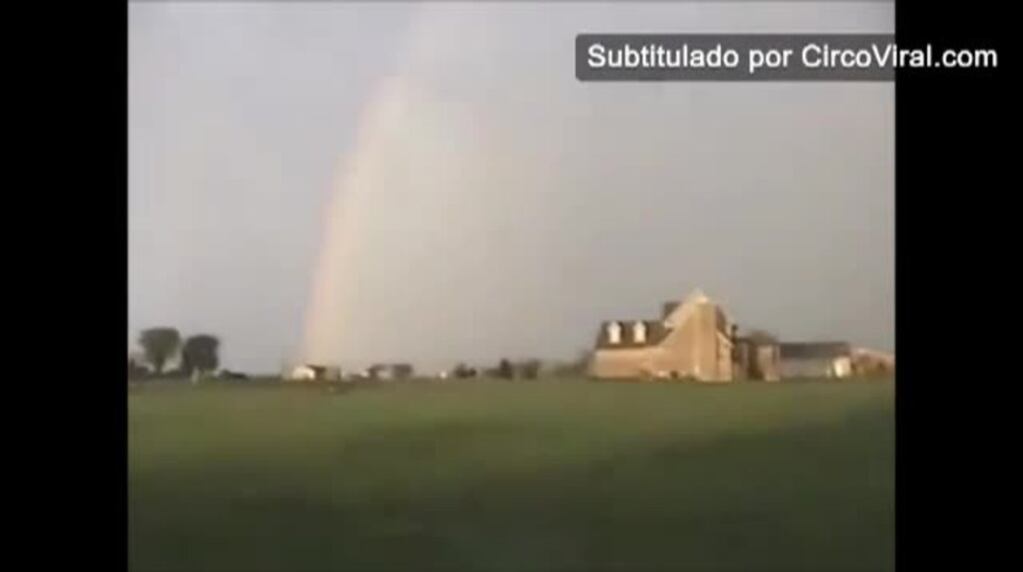 ¡Super tierno! Una nena ve un arcoiris y llama urgente a su abuela: ¡mirá por qué!