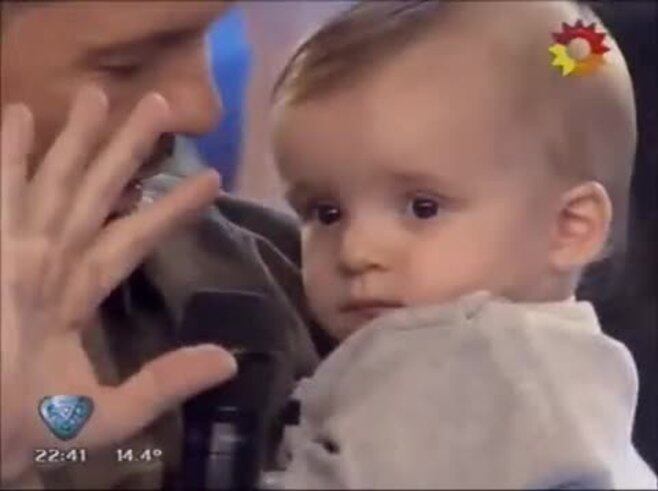Tinelli, Valdés y un tierno beso al aire