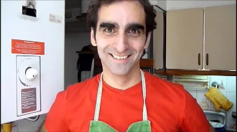 El actor que hizo un Dubsmash de Moria Casán, ¡ahora imitó a Vicky Xipolitakis!