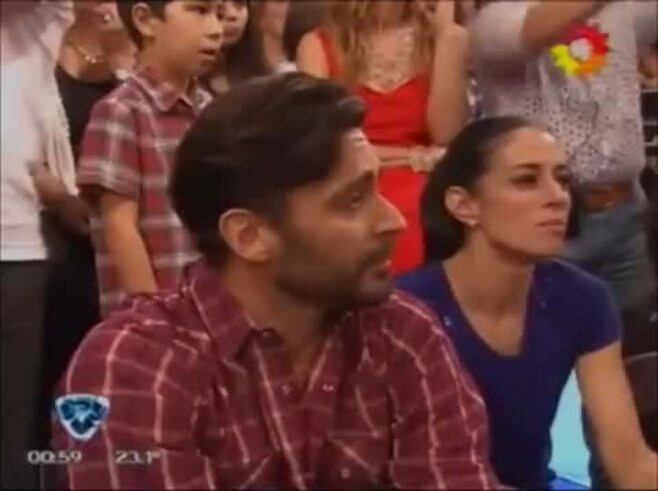 El festejo de Anita Martínez y el Bicho Gómez al derrotar a Noelia Pompa en la semifinal del Bailando