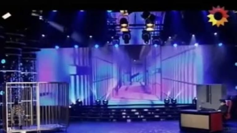 El impactante stripdance de Adabel Guerrero en Bailando 2012