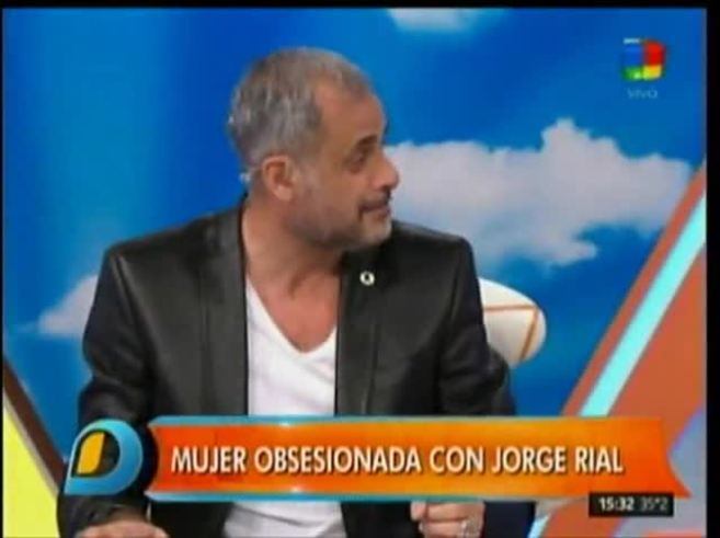 Marcela Tauro “apuró” en vivo a su admirador secreto: “Hace un año que me mandás flores, ¡aparecé querido!”