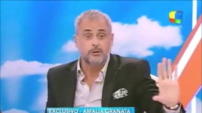 ¡Se alborotó Intrusos! Adrián Pallares corrigió a Nazarena Nóbile y ella le "paró el carro" con un exabrupto