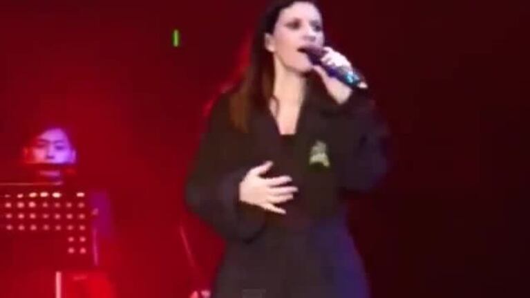 Laura Pausini habló de papelón hot: "No estaba desnuda; fue un accidente que me avergüenza"