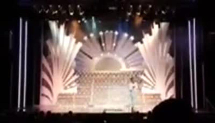 Así saluda Vicky Xipolitakis en el final de Brillantísima