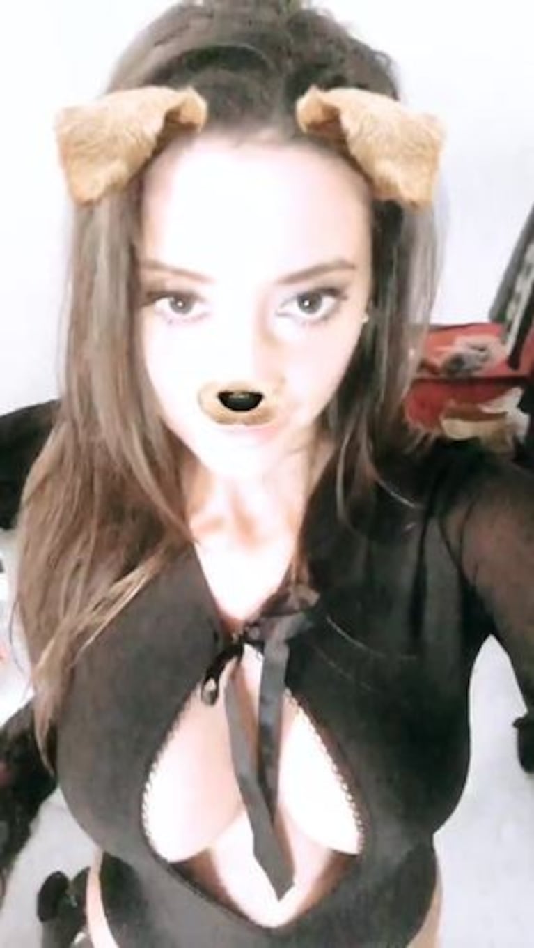 El escotazo súper hot de Belén Etchart, la diosa de GH 2015