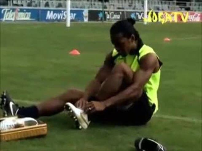 ¿Truco o realidad? Ronaldinho y sus tiros en los palos