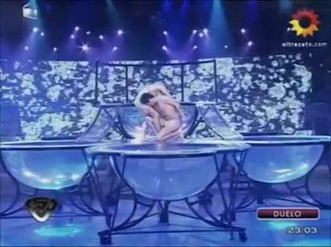 El increíble Aquadance de Adabel Guerrero en el duelo de Bailando 2011