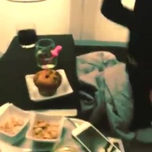 El festejo de cumple ¡arriba del avión! de Luciana Salazar: mirá el video
