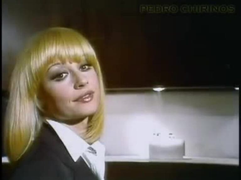 Imperdible perlita del archivo: argentinos cantando Fiesta de Raffaella Carrá en los ochenta