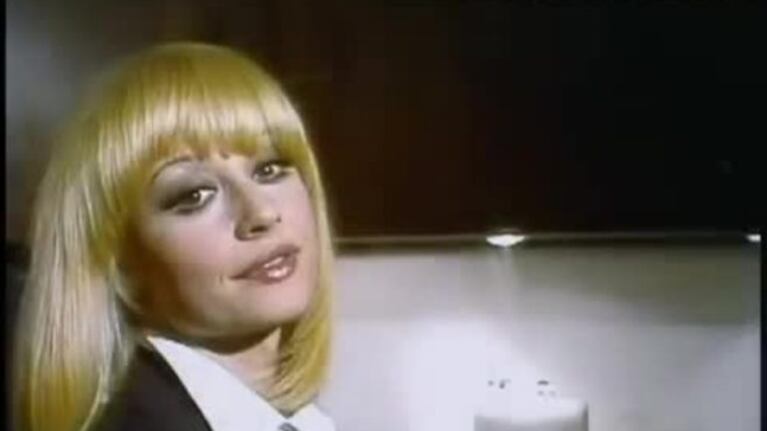 Imperdible perlita del archivo: argentinos cantando Fiesta de Raffaella Carrá en los ochenta