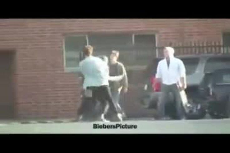 El video de Justin Bieber en ¿una pelea callejera?